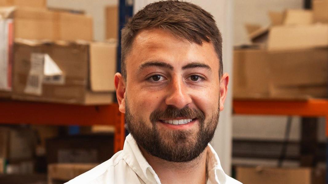 Image of Joe Nicholson from Qualis collection 